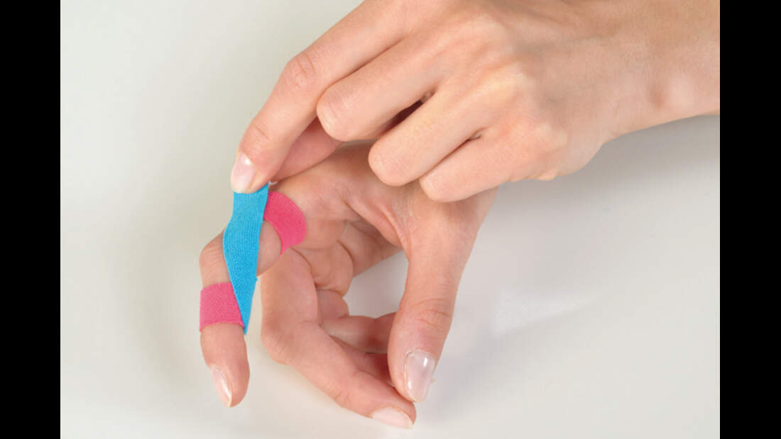 VideoTutorial Dr. Volker Schöffl Tapen fürs FingerMittelgelenk