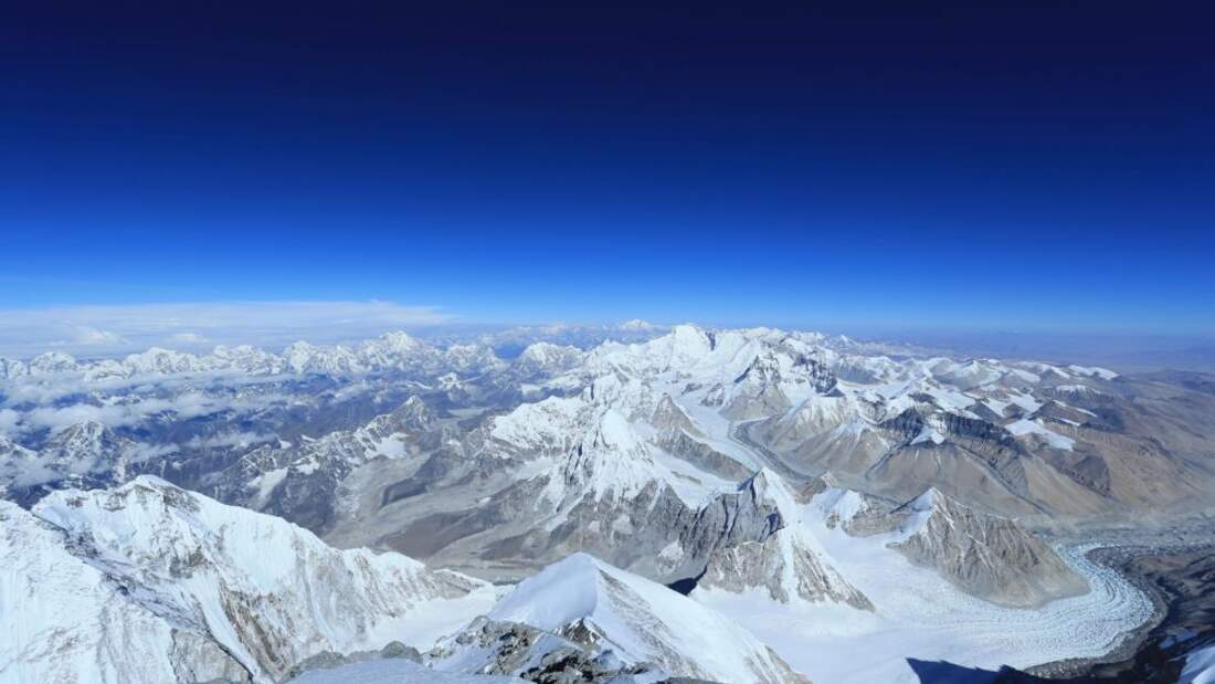 Beyond The Edge - Sir Edmund Hillarys Aufstieg Zum Gipfel Des Everest Beyond The Edge - Sir Edmund Hillarys Aufstieg Zum Gipfel Des Everest